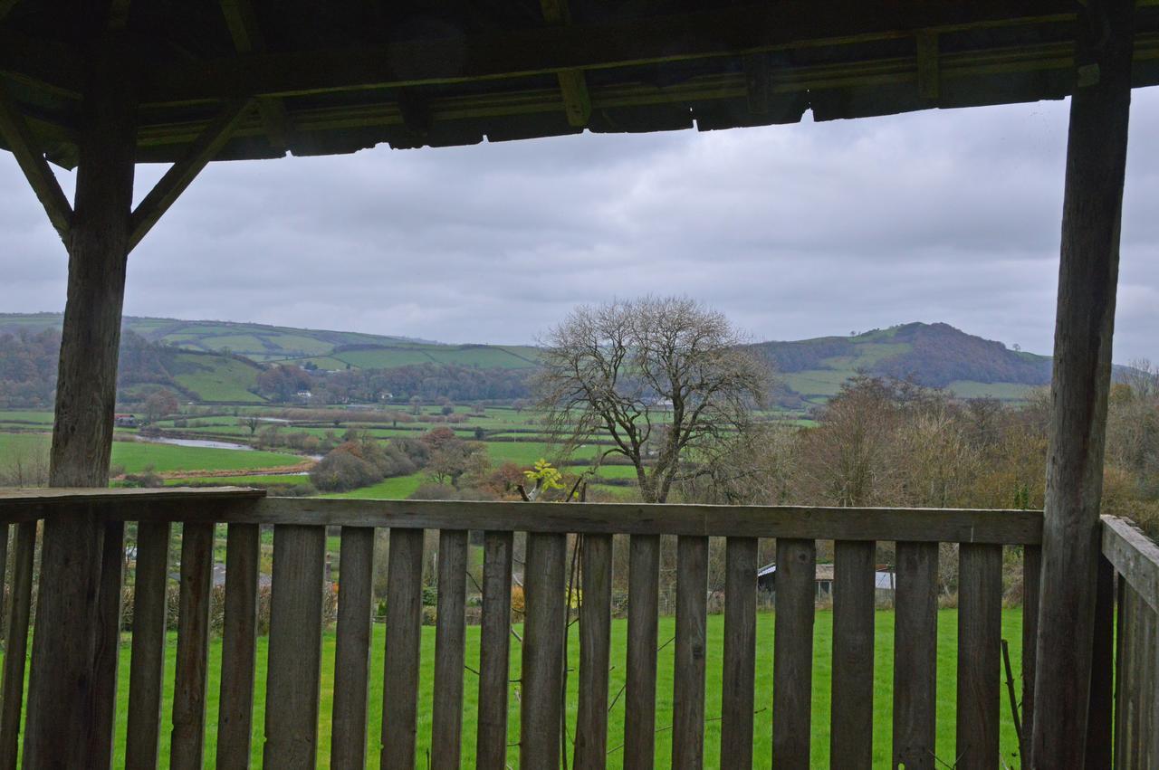 Bed and Breakfast Bryn Hebog à Carmarthen Extérieur photo