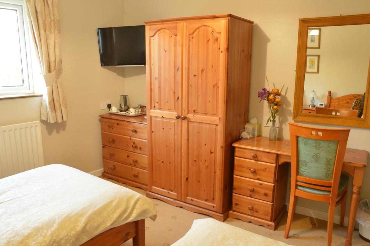 Bed and Breakfast Bryn Hebog à Carmarthen Extérieur photo