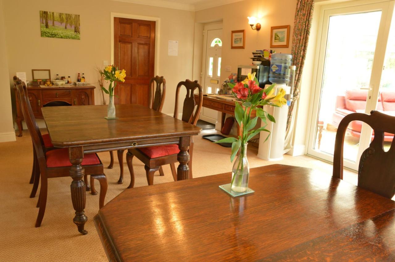 Bed and Breakfast Bryn Hebog à Carmarthen Extérieur photo